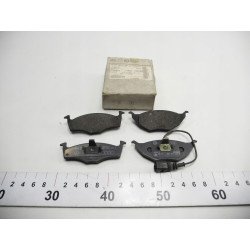 Klocki hamulcowe oś przednia AUDI 8Z0698151