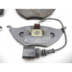 Klocki hamulcowe oś przednia AUDI 8Z0698151