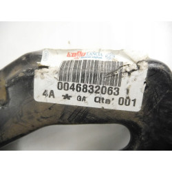 Wspornik błotnika prawy przód Fiat Idea 46832063