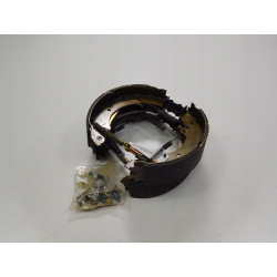 Zestaw szczęk hamulcowych ARENA TRAFIC 7701205916