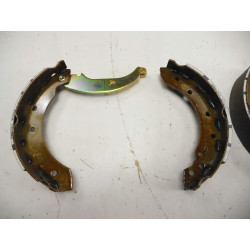 SZCZĘKI HAMULCOWE RENAULT CLIO I 7701208111