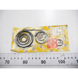 USZCZELKI SKRZYNI KORBOWEJ RENAULT 9 7701462817