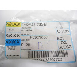 Uszczelka maski silnika AUDI A8 S8 4H0823733B