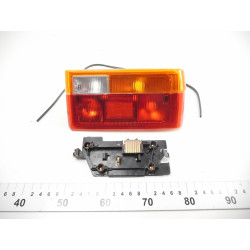 LAMPA TYLNA PRAWA RENAULT 9/11 7701367633