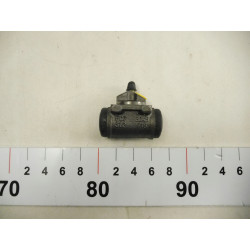 Cylinderek hamulcowy Renault 5 7701032339