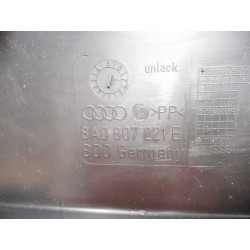 Listwa zderzaka przedniego lewa AUDI 80 8A0807221E