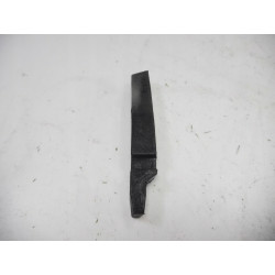 Uszczelka maski silnika prawa AUDI A8 4H0823734B