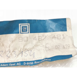 Uchwyt lampy tylnej wewnątrz prawy OPEL Omega B OE 90487481