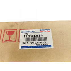 LAMPA TYLNA PRAWA DAEWOO NUBIRA I KOMBI OE 96306764