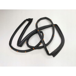 Uszczelka drzwi przednich po stronie kierowcy Chevroleta Sonic 12- 95164137