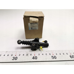 Pompa sprzęgła Opel Vivaro B Trafic III OE 4422404 93868391
