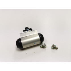 Cylinderek hamulcowy tył Opel Karl 2015- 42588071