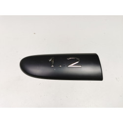 Znaczek 1.2 na drzwi lewy Renault Megane MK1 OE 8200072241 8200074448