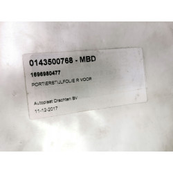 Przednia prawa osłona słupka zewnętrznego drzwi Mercedes W169 A1696982677