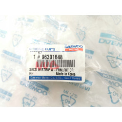 USZCZELKA DRZWI PRZÓD PRAWA GÓRNA / PROWADNICA SZYBY NUBIRA 1 OE 96301648