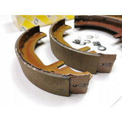 Zestaw szczęk hamulcowych Renault 4 5 OE 7701205058