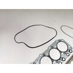 Zestaw uszczelek silnika OPEL CAMPO 25TD 97-02 ISUZU OE 1606302 97739715