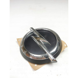 EMBLEMAT ZNACZEK LOGO OPEL COMBO D OE 735540873 95513010