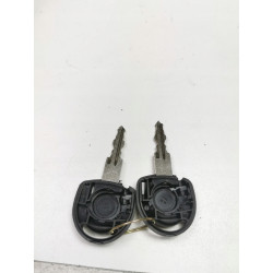 BĘBEN I KLUCZE, KLAPA TYLNA OPEL CORSA-B TIGRA-A OE 5133511 90511037