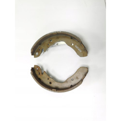 Zestaw szczęk hamulcowych, hamulec postojowy Hyundai Santamo OE 58460 M2000