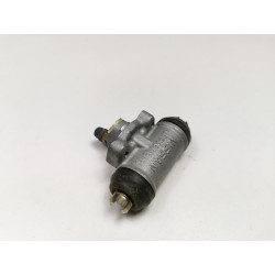 Cylinderek hamulcowy tył Nissan Sunny Bluebird OE 44100-17C13