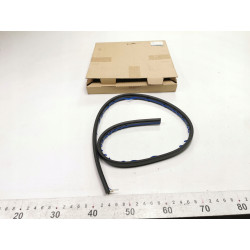 Listwa, uszczelka dachowa lewa Ford Fiesta 2001-2008 OE 1323722