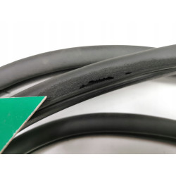 USZCZELKA DRZWI PRZÓD PRAWA HYUNDAI TUCSON TLE 2015-2020 OE 82120 D7000