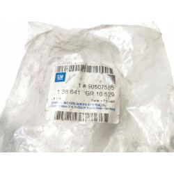 Uchwyt zewnętrznej klamki lewych przednich drzwi Opel Astra F OE 90507555