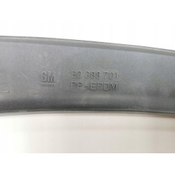 Listwa nadkola lewa tylna do Opla Vauxhall Corsa B GSi OE 90429539