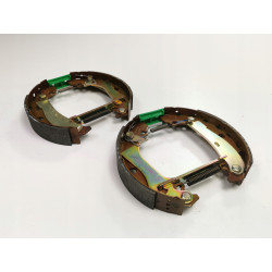 Zestaw szczęk hamulcowych, cylinderków, sprężyn PEUGEOT 305 OE 4241.6Y