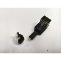 WŁĄCZNIK ŚWIATEŁ STOP HYUNDAI ACCENT SONATA I30 OE 93810 3S000