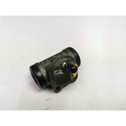Cylinderek hamulcowy tył Peugeot 309 Renault 11 OE 4402.79
