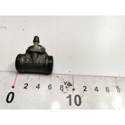 Cylinderek hamulcowy tył Peugeot 309 Renault 11 OE 4402.79