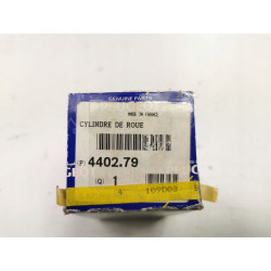 Cylinderek hamulcowy tył Peugeot 309 Renault 11 OE 4402.79