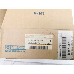 Szczęki hamulcowe tył Nissan Vanette OE AKL7102FF 44060-07C25