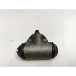 Cylinderek hamulcowy tył Citroen C25 Peugeot J5 OE 4402.58