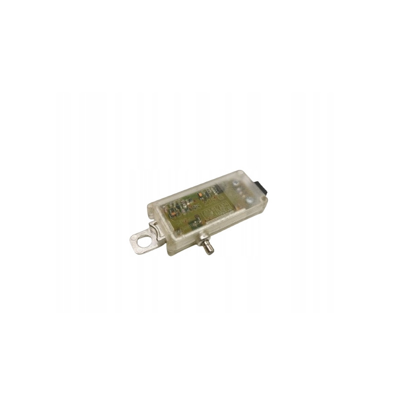 WZMACNIACZ ANTENY AUDI A8 D2 OE 4D0035225G