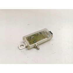 WZMACNIACZ ANTENY AUDI A8 D2 OE 4D0035225G