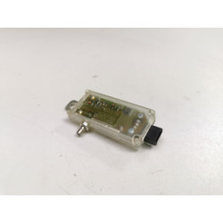 WZMACNIACZ ANTENY AUDI A8 D2 OE 4D0035225G