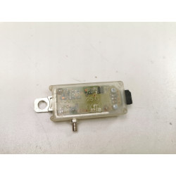 WZMACNIACZ ANTENY AUDI A8 D2 OE 4D0035225G