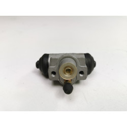 Cylinderek hamulcowy Subaru Justy I Vivio OE 725177752