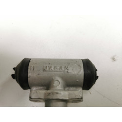 Cylinderek hamulcowy Subaru Justy I Vivio OE 725177752