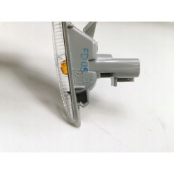 KIERUNKOWSKAZ BOK PRAWY PRZÓD FIAT 124 SPIDER 16-20 OE 6000612703