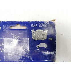 KLOCKI HAMULCOWE PRZÓD PEUGEOT 505 604 OE 4250.23