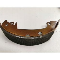 Szczeki hamulcowe tył Peugeot 305 II Citroen C15 OE 4241.A4