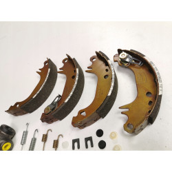 Zestaw, szczęki hamulcowe tył Peugeot 309 I OE 4241.1Z