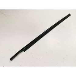 USZCZELKA, ZEWNĘTRZNA LEWA DRZWI PRZÓD SUZUKI SWIFT OE 83821-63J00