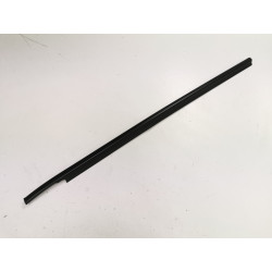 USZCZELKA, ZEWNĘTRZNA LEWA DRZWI PRZÓD SUZUKI SWIFT OE 83821-63J00