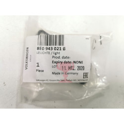 KLOSZ LAMPKA TABLICY REJESTRACYJNEJ LEWA AUDI A3 A4 A6 A8 Q7 OE 8E0943021B