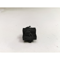 GNIAZDO PRZEKAŹNIKA OBUDOWA WTYCZKI MERCEDES-BENZ OE A0065450728